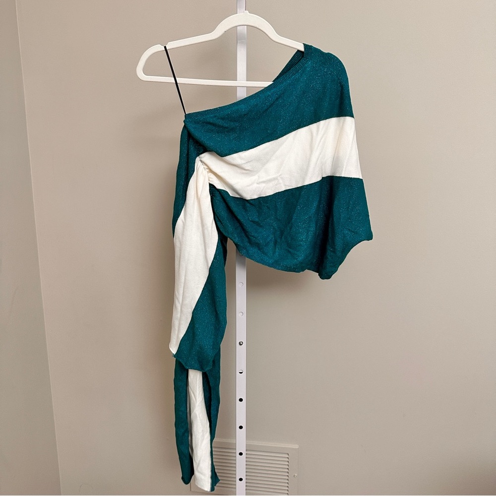 HELLESSY
One-Shoulder Long Sleeve Blouse size S